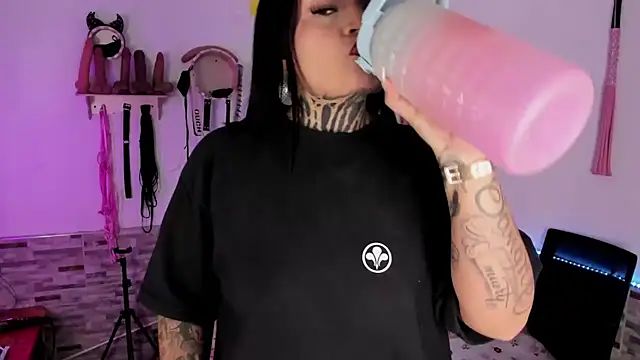 Snapshot of amyswallow7 chatting on February 5, 2026, 2:40 am amyswallow7 online show from February 5, 2026, 2:40 am