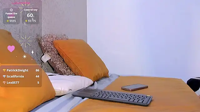 Luxury Woman online show from February 3, 2026, 6:40 am