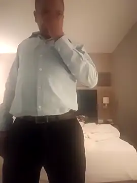 BLACK-HOT- online show from January 9, 2025, 1:18 am