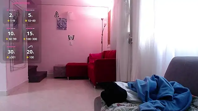 Snapshot of Katalina_Rosee chatting on October 30, 2025, 9:01 pm Katalina Rosee online show from October 30, 2025, 9:01 pm