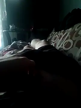 Lukas2204 online show from April 17, 2026, 3:42 am