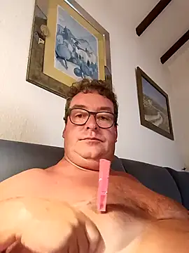 MountJohnXL online show from February 9, 2025, 11:04 pm