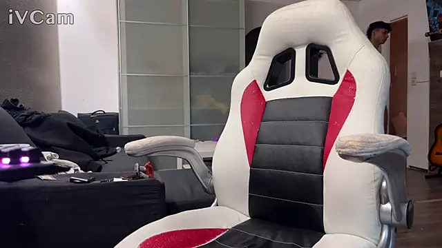 Snapshot of TyroneeDE chatting on October 5, 2025, 5:31 am TyroneeDE online show from October 5, 2025, 5:31 am