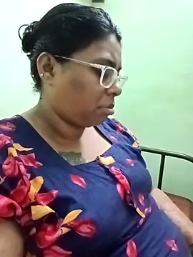 Snapshot of vennila-mallu77 chatting on March 14, 2025, 6:32 am vennila-mallu77 online show from March 14, 2025, 6:32 am