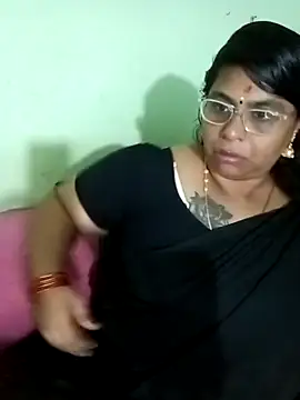 Snapshot of vennila-mallu77 chatting on February 27, 2025, 6:57 am vennila-mallu77 online show from February 27, 2025, 6:57 am