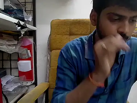 Snapshot of cute_modell chatting on November 3, 2025, 12:42 pm cute modell online show from November 3, 2025, 12:42 pm