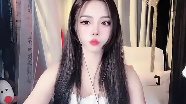 ying-love520 online show from November 16, 2025, 1:27 pm