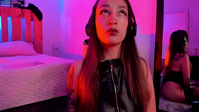 coral jonesss online show from October 24, 2025, 2:49 pm