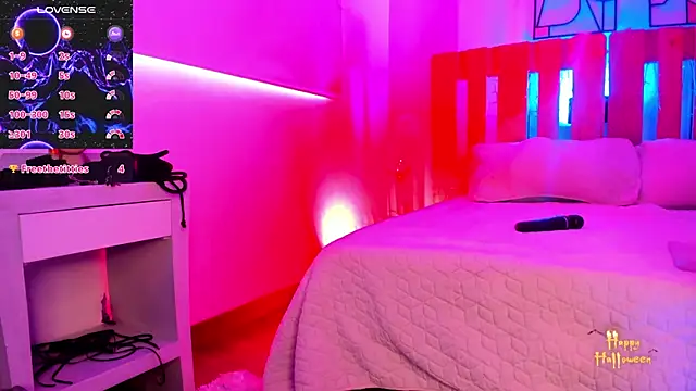 coral jonesss online show from October 11, 2025, 2:29 pm