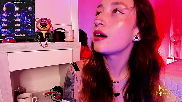 coral jonesss online show from October 13, 2025, 2:07 pm