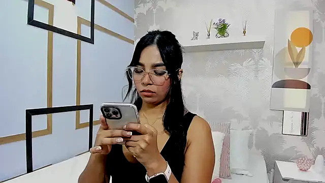 CharlotteGraay online show from October 6, 2025, 7:58 pm