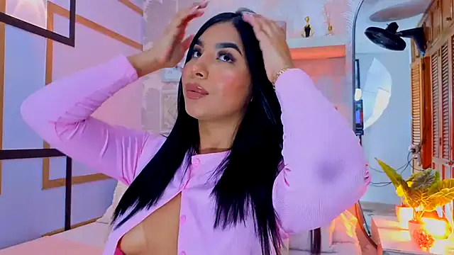 Snapshot of CharlotteGraay chatting on February 19, 2026, 7:44 pm CharlotteGraay online show from February 19, 2026, 7:44 pm