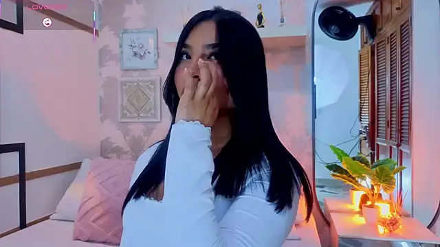 CharlotteGraay online show from April 15, 2026, 7:51 pm