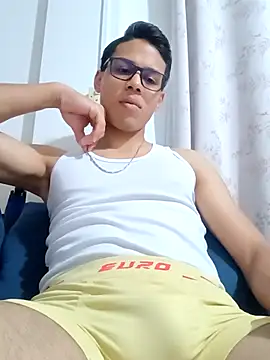 Snapshot of HornyTiger744 chatting on November 12, 2025, 2:48 am HornyTiger744 online show from November 12, 2025, 2:48 am