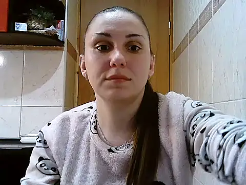 Yuliia30 online show from April 18, 2026, 7:58 pm