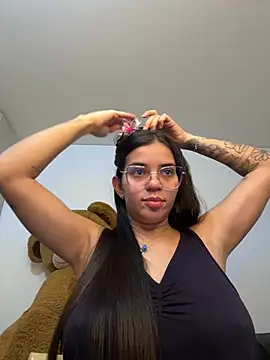 Anddyy   online show from February 15, 2026, 6:07 pm