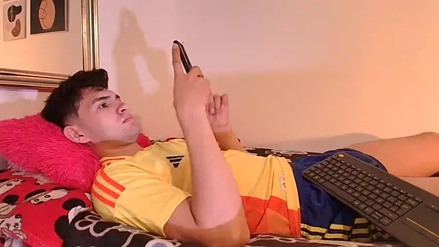 Snapshot of orlando_yate chatting on November 7, 2025, 9:36 am orlando yate online show from November 7, 2025, 9:36 am