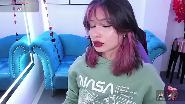 Snapshot of Akaza_Hakuji_ chatting on February 12, 2026, 12:27 pm Akaza Hakuji online show from February 12, 2026, 12:27 pm