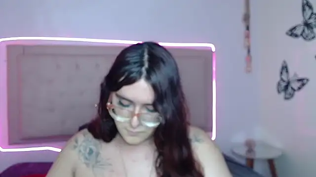 kathepickmanx online show from October 10, 2025, 4:02 am