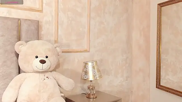 LilaBeily online show from January 28, 2025, 7:42 pm