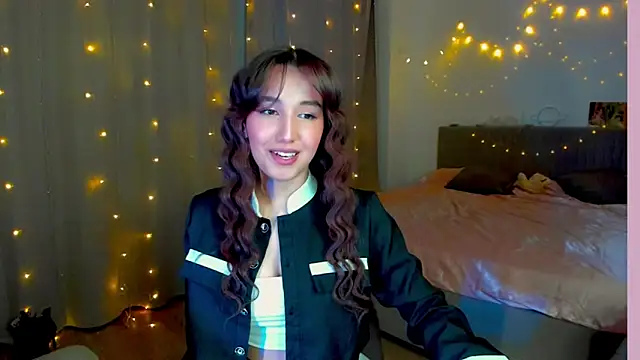 anna elfi online show from December 16, 2025, 7:18 pm