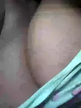 Snapshot of Leticiath22 chatting on March 13, 2025, 6:34 pm Leticiath22 online show from March 13, 2025, 6:34 pm