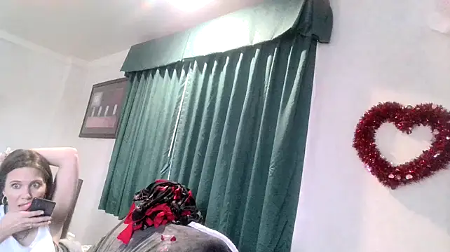 Snapshot of AQuickPhyx chatting on February 13, 2025, 8:55 pm AQuickPhyx online show from February 13, 2025, 8:55 pm