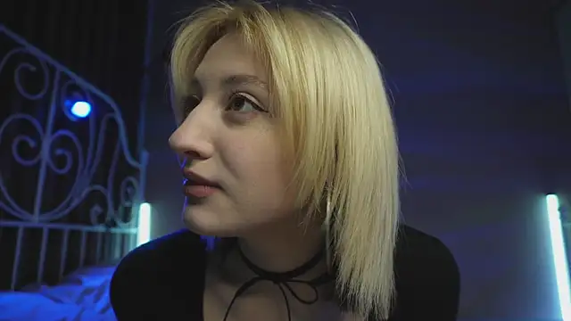 milasmiu online show from February 15, 2025, 3:06 pm