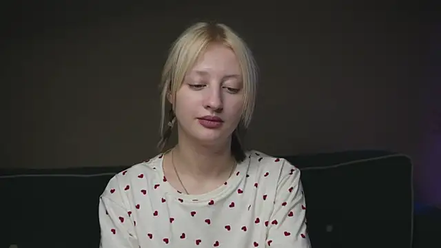 milasmiu online show from March 9, 2025, 5:28 pm