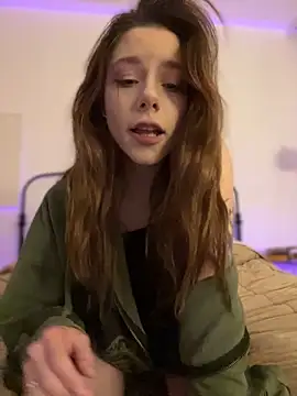 Snapshot of Mary_Leaf chatting on February 6, 2025, 12:22 am Mary Leaf online show from February 6, 2025, 12:22 am