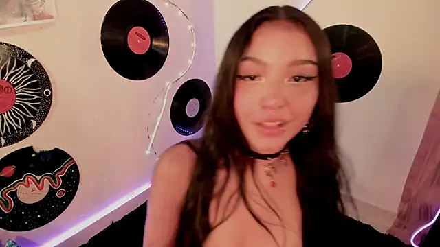 ahri moon1 online show from February 8, 2025, 5:18 pm