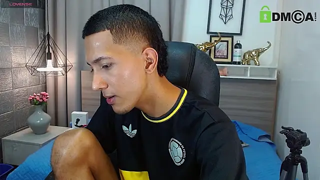 HarolddXL online show from April 15, 2026, 7:58 pm