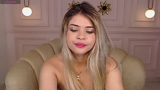 evelyn leee1 online show from January 15, 2025, 3:50 pm