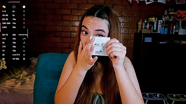 Annycolin  online show from March 18, 2026, 9:37 pm