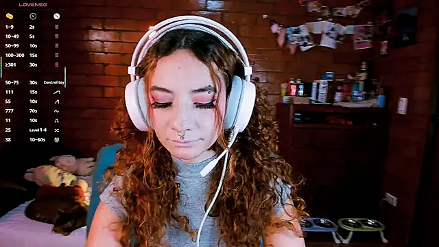 Annycolin  online show from April 20, 2026, 10:33 pm