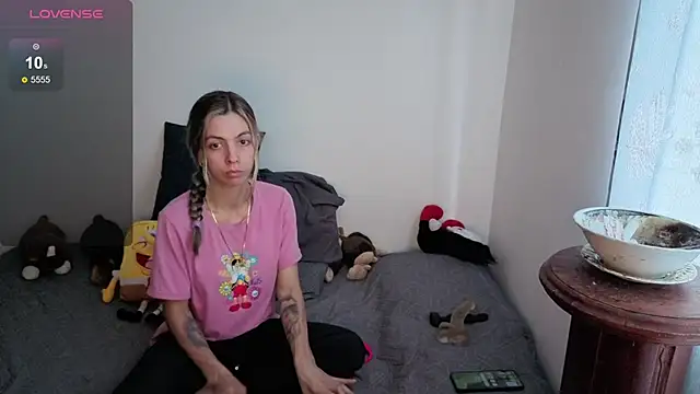 Snapshot of Princezzlove3 chatting on February 10, 2026, 12:48 pm Princezzlove3 online show from February 10, 2026, 12:48 pm