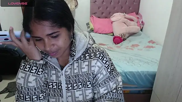 july-feria online show from October 15, 2025, 7:00 pm