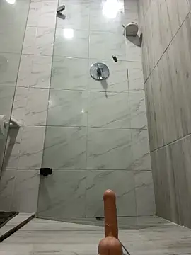 arturguy00 online show from April 5, 2026, 5:14 am