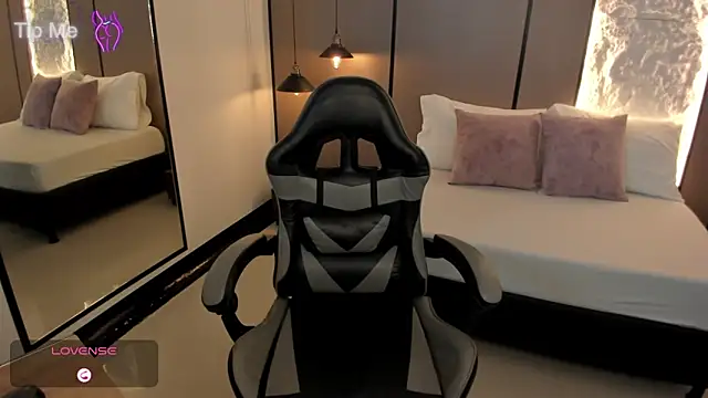 lilly ass  online show from December 21, 2025, 12:40 pm