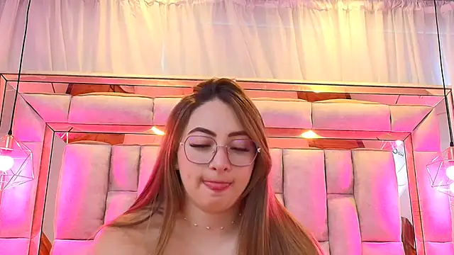 Katalina Evans online show from February 25, 2025, 6:33 pm