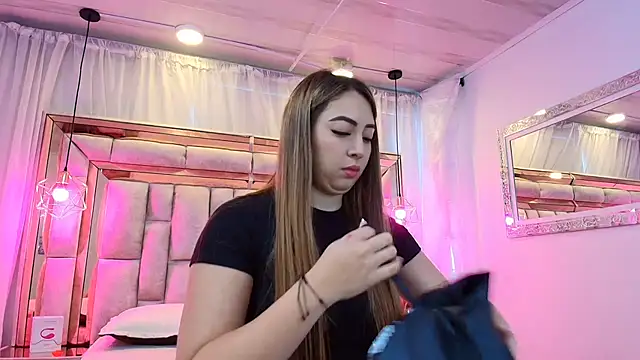 Katalina Evans online show from February 26, 2025, 12:27 pm