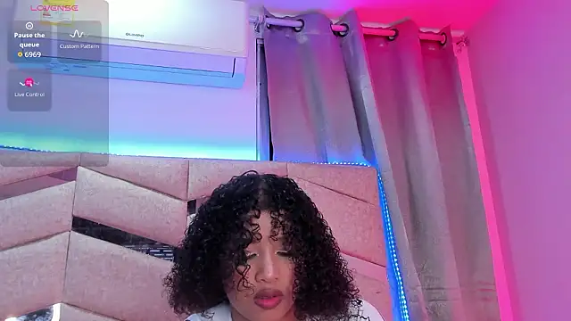 BrigitteRoy  online show from March 20, 2026, 3:07 am