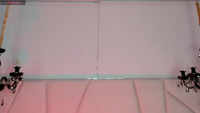 Snapshot of Aitana_Hilton_ chatting on November 27, 2025, 12:05 pm Aitana Hilton online show from November 27, 2025, 12:05 pm