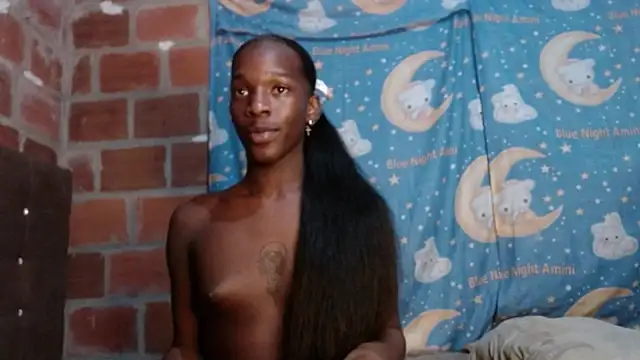 LariCroft12 online show from January 12, 2025, 9:30 am