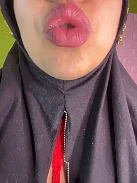 Snapshot of zahra_Jalid chatting on February 27, 2026, 12:11 am zahra Jalid online show from February 27, 2026, 12:11 am