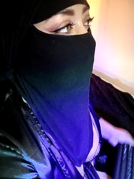 Snapshot of zahra_Jalid chatting on March 10, 2025, 8:01 pm zahra Jalid online show from March 10, 2025, 8:01 pm