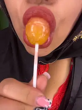 Snapshot of zahra_Jalid chatting on February 22, 2026, 1:30 am zahra Jalid online show from February 22, 2026, 1:30 am