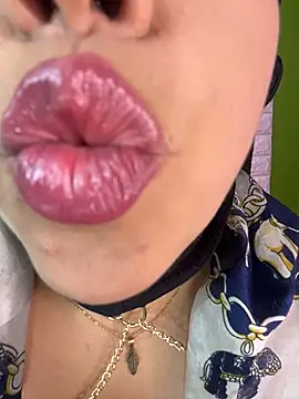 Snapshot of zahra_Jalid chatting on February 16, 2026, 11:57 pm zahra Jalid online show from February 16, 2026, 11:57 pm