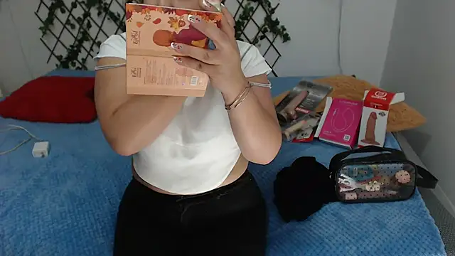 Snapshot of zahra_Jalid chatting on March 11, 2025, 8:09 pm zahra Jalid online show from March 11, 2025, 8:09 pm