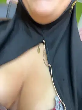 Snapshot of zahra_Jalid chatting on January 7, 2026, 11:32 pm zahra Jalid online show from January 7, 2026, 11:32 pm